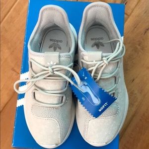 Adidas tubular shadow Little Boys size 2